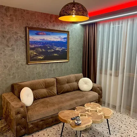 Deluxe 33 Mountain * بامبوروفو