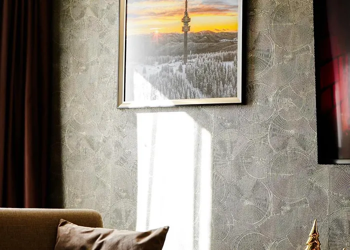 Deluxe 33 Mountain Apartment